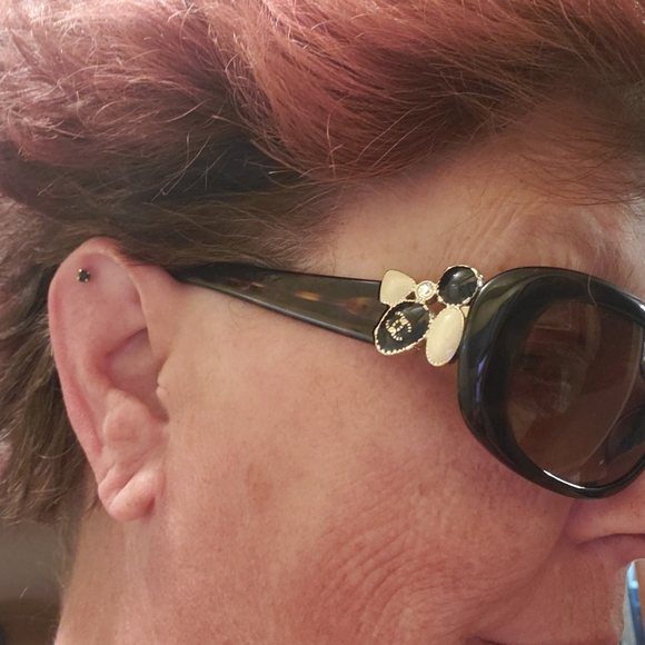 Chanel Glasses with Pearl Adornment on Tortoise Arms. All Inclusive. - Picture 2 of 6